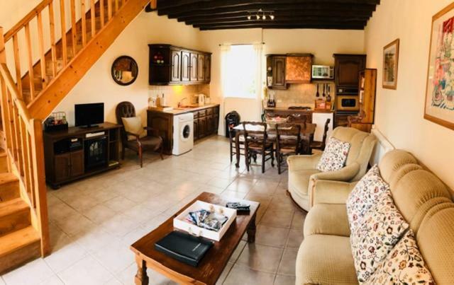 Villa Bonsentier à Barenton Extérieur photo